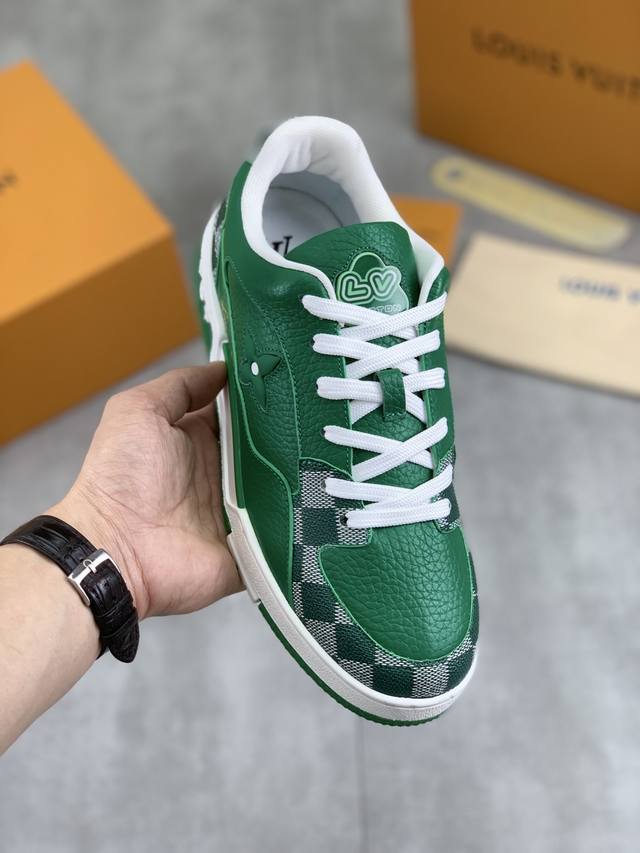 工厂P价P 实价 顶级版本 Louis Vuitton 原单 新款Lv路易威登 * 顶级版本 Lv经典潮鞋！选用进口原版内里.原版耐磨轻便Tpu大底！高品质精品