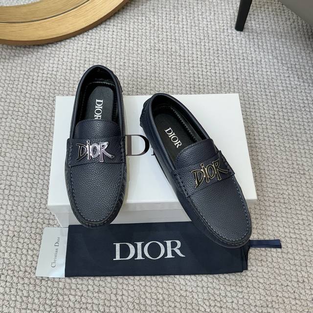 出厂价P ！ 羊里 品质 Dior 迪奥最新报到 实拍爆卖豆豆鞋Dior 新款豆豆鞋比利时籍设计师Martin Margiela出任古奇鞋履设计师 Y魅力十足