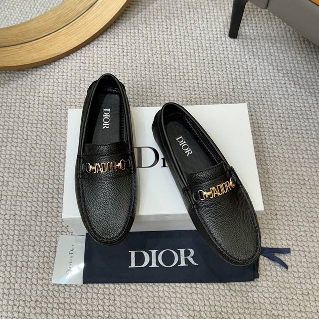 出厂价P ！ 羊里 品质 Dior 迪奥最新报到 实拍爆卖豆豆鞋Dior 新款豆豆鞋比利时籍设计师Martin Margiela出任古奇鞋履设计师 Y魅力十足