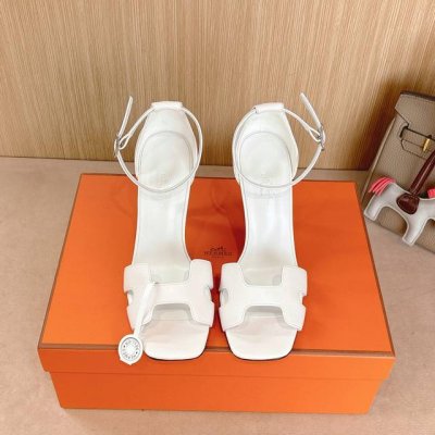 10.5Cm组图 空面出厂价p Hermes 爱马仕 Joy 105高跟凉鞋 时尚又百搭 搭配H鞋头 超级舒服 每个细节都做到极致 搭配同色调标志性纯鞋扣 设计