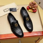 工厂P价 Gucci 古奇 里 爆款豆豆鞋顶端品牌奢侈，顶级～质量 ，最新時尚豆豆鞋 ..鞋面選用原版头层牛皮制造. 皮内里 。原版个性时尚柔软橡膠耐磨防滑大底