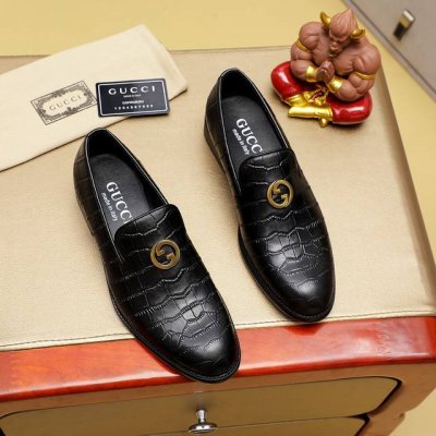 工厂P价 Gucci 古奇 里 爆款豆豆鞋顶端品牌奢侈，顶级～质量 ，最新時尚豆豆鞋 ..鞋面選用原版头层牛皮制造. 皮内里 。原版个性时尚柔软橡膠耐磨防滑大底