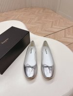 出厂 ，平跟款 Repetto 小众潮牌 25Ss春夏新款 月牙浅口 粗跟 芭蕾舞鞋 单鞋 只要平时喜欢穿芭蕾鞋 芭蕾鞋控的 宝子们 你们完全可以闭眼去冲这双