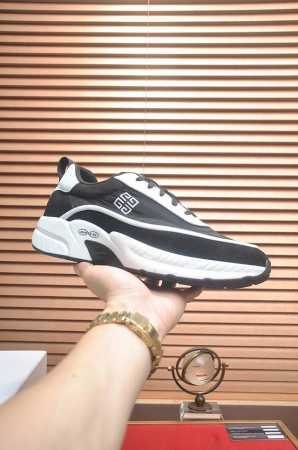 出厂价P Givenchy.纪梵希 专柜同步发售鞋面：意大利进口品牌印花布匹 尽显奢华，透气网布内里加上双层组合，脚感舒适，鞋底：原厂特供橡胶发泡大底，轻便，舒 - 点击图像关闭