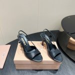 出厂： 独家顶级版本 缪缪Miumiu2025Vs春夏新款凉鞋系列 圆头高跟凉鞋 代购级别！高级感十足！国内外博主刷爆的一款，复古又时髦 上脚美炸了！官网主推款