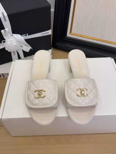 现货发售 *25 专柜 正品级 版本！！ 官方目录： 码数：35、36、37、38、39 34 40 41 需要定做跟客服 沟通 跟高:5Cm 2.5Cm 均配