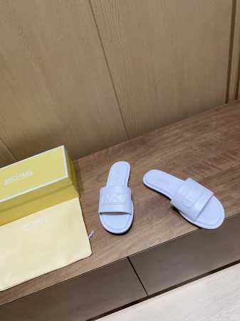 2025春款官网同步Michaelkors 印花时尚休闲平底拖鞋独家齐色发售！ 码数35-42 35 41 42定制不退换 工厂正常开始出货 跑量价 - 点击图像关闭