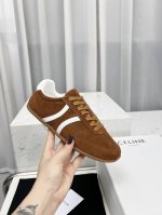 赛琳情侣款35-45Jogger Triomphe标志牛皮革 牛皮绒面革低帮系带运动鞋！Jogger以极简鞋型点晴日常穿搭兼具柔美与率性 简约百搭轻便舒适 面料
