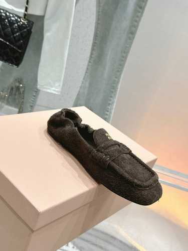 顶级品质新品首發｜复古做旧风乐福鞋上脚超级好看舒适精致的纯手工打造.材质与工艺：进口牛反绒面料 羊皮内里 舒适透气ZP开模橡胶大底Size: 35-40 [40