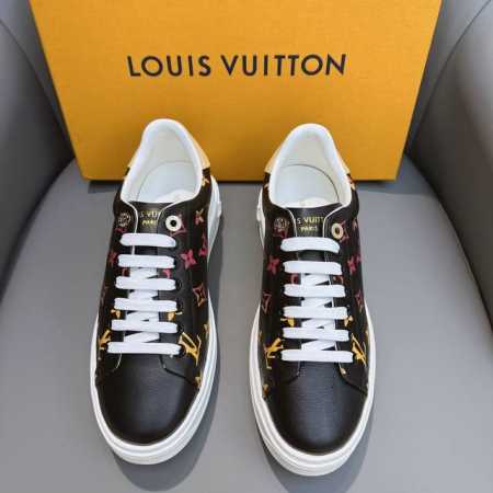 Louis Vuitton 路易威登 -高端品质 原单 情侣装 -鞋面：进口丝绸小牛皮、3D压印品牌图腾、鞋舌.后跟.电绣品牌logo -内里：品牌帆布、垫脚； - 点击图像关闭