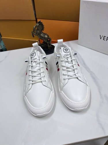 出厂价p 范思哲 新款 精品休闲鞋 原版高品质鞋面进口拼接制作 真皮内里加厚乳胶鞋垫版型时尚 动感十足原版芬迪舒适大底 简洁大方运动休闲 码数38-44X