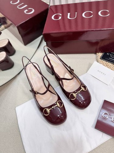 G家新款Gucci马衔扣露跟浅口后系带凉鞋粗跟漆皮凉鞋 顶级版本、欢迎比对. 原版1:1复刻 鞋面：进口高档牛漆皮 内里 垫脚：全粒纹高档小羊皮 鞋底：意大利顶