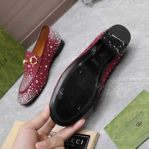 2025专柜同步春夏新款烫钻系列+皮面压花系列乐福鞋Gucci 25S春夏新品双G钻链扣后带凉鞋高跟Guccⅰ 经典女鞋:原版一比一开发，精心调制的鞋楦，面料采