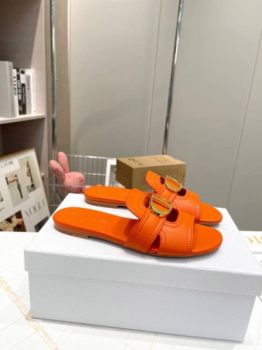 工厂p价 女装女鞋 运动原单 Dior迪奥 最新款上线 鞋面饰金属 Cd 标志突显版型 经典优雅的设计可与各式造型 非常极致完美的搭配 这个夏天不容错过的百搭单