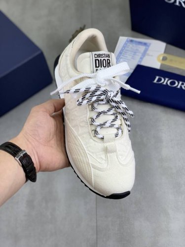 工厂p价p 实价 Dior 2025迪奥原版系带低帮男鞋 经典款休闲鞋本款是官方主打经典款 质量 原厂名师制作 采用优质牛皮配原版材料舒适透气网布內里猪皮鞋垫