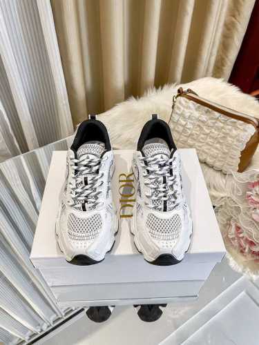 橙子出厂价 Dior 迪奥 B30系列 网面透气运动鞋 休闲厚底老爹鞋 重工复刻 顶级版本。这款 Dior Star 老爹运动鞋是二零二四秋季新品，以时髦复古风