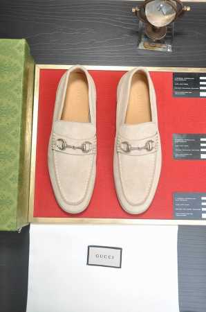 出厂价 古奇 Gucci 高端牛里 新款gucci* 顶级版本 古奇经典休闲皮鞋！选用进口原版牛皮面，内里头层舒适牛皮内里！原版耐磨橡胶大底！高品质精品！码数3 - 点击图像关闭