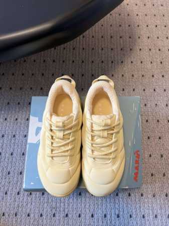 顶级品质 marnix Hoka联名款泡芙面包运动鞋 marni与 Hoka 携手推出的全新联名合作款 Bondib3 将时尚与运动完美结合 这款鞋不仅在设计上 - 点击图像关闭