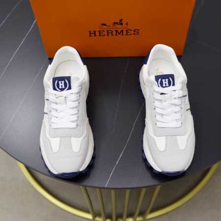 出厂价Pp： 品牌：爱马仕 标准码：38-44 45订做 等级：官网同款 材料：原版材料拼接 舒适透气内里 轻便耐磨运动大底 款式类别：男士时尚休闲鞋 跑步 运 - 点击图像关闭