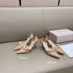 出厂价p Jimmy Cho*新款珍珠中空鞋 原版开发打造 顶级品质 鞋面牛漆皮 银灰闪光绒 原版开模珍珠 内里垫脚顶级混种羊皮 意大利真皮大底 跟高6.5Cm