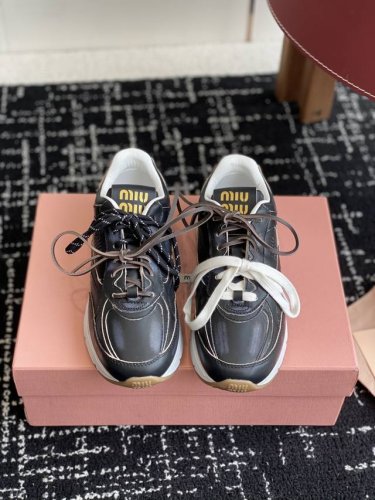 代购级 miumiu 25Ss 春夏新款 厚底 运动休闲鞋 简约造型 超轻原版开模鞋底 脚感妥妥满分 好穿好搭 增高5Cm size: #35-40 40 定做