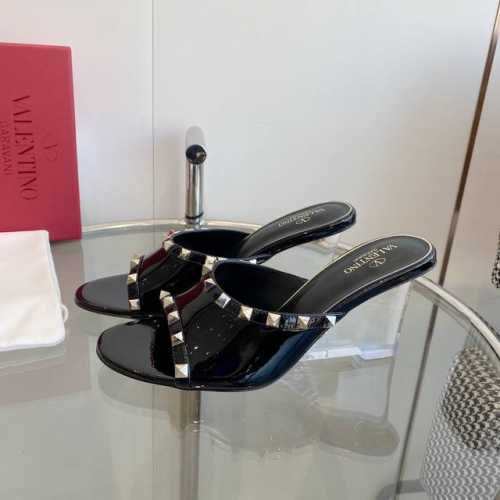 Valentino 华伦天奴-新品透明pvc水晶跟坡跟凉拖鞋 顶级品质 经典铆钉设计 复古时髦！ 定制pvc牛漆皮羊皮全树脂透明鞋跟 进口真皮大底 Size：3