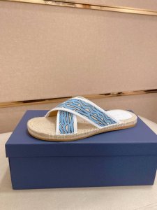 工厂P价P： Dior~迪奥拖鞋 男鞋高端品牌 官网1:1最新力作：原版开模定制，面料釆用进口原版材料制作，升级版大底，更轻便，防滑。市场顶级品质，简单不失品味