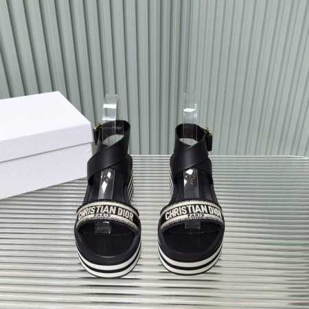 Dior 迪奥 25春夏新款 Ivieta Dway 松糕厚底凉鞋Cd字母Logo立体刺绣厚底圆头露趾拖鞋 原版开发市面顶级版本，脚感柔软细腻，舒适度极高。 材 - 点击图像关闭