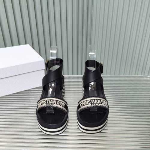 Dior 迪奥 25春夏新款 Ivieta Dway 松糕厚底凉鞋Cd字母Logo立体刺绣厚底圆头露趾拖鞋 原版开发市面顶级版本，脚感柔软细腻，舒适度极高。 材