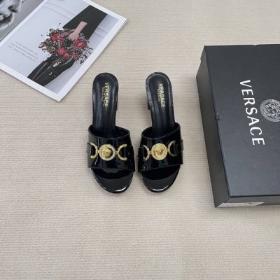 橙子出厂价p versace 范思哲 初夏新款 美人头粗跟拖鞋 休闲凉拖 跟高 7Cm 码数 35-42