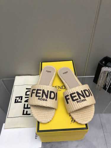 2025- Fendi 芬迪 2025 Fd最新款春夏最新爆款走秀款刺绣Logo拖鞋系列 原版1:1开发，首款带Ff Baguette装饰性搭扣新鲜血液注入加F