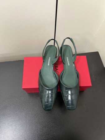 Ferragamo菲拉格慕专柜夏季系列新品 镂空金属跟 后空凉鞋 鞋型线条流畅 版型超赞 上脚舒适.**.显瘦.拉长腿部线条 进口小牛皮，小羊皮内里 意大利高密 - 点击图像关闭