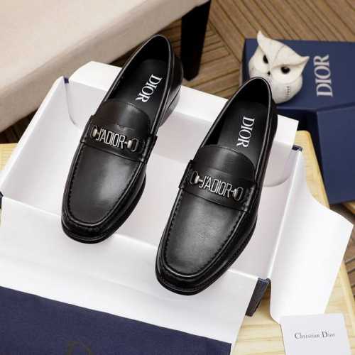 工厂价 Dior 迪奥 香港专柜新款休闲男鞋上市 官网1:1制作 意大利原版牛皮+水染皮内里 欧美大师设计 完美造型打造专柜品质，纯色橡胶耐磨大底加经典炫头！超