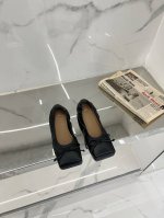 高版本 ‘’ Jacquemus 2025 ss 时髦方头单鞋时髦方头单鞋、品质依旧、区别市面抢出版本、自购原版独立开发、鞋面采用订制羊皮、意大利混种小羊皮垫脚