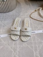 出厂价p Chane*新款平底拖鞋 经典度假风 双 Logo装饰简约清爽 百搭单品 鞋面小牛皮 内里垫脚羊皮 意大利真皮大底 尺码35-39 40 41定做