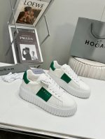 hogan2024新款H-STRIPES 系列女码 采用饰以竖条和波纹的厚底设计令奢潮鞋履焕发新意活力、穿梭性格畅想、抢占视线焦点、在掀现代感都市风潮！ 面料: