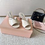 miumiu缪缪25年春夏新品 miu家 水晶粗跟高跟凉拖鞋 跟高:6-7cm羊皮 真皮底正码:35-39订做40.41.42