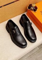 原单 爱马仕Hepmes 莫卡辛鞋集新颖鞋型 上乘材质与精湛细节于一体 进口头层小牛皮 脚背点缀金色Gancio扣饰 焕现奢华风采 Tpu橡胶鞋底质感柔韧 si