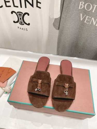 高版本出厂 Loro Piana* Lp 诺悠翩雅2025Ss春夏新款拖鞋 市场顶级品质 极简高级大方～高级而舒适的气息～ 夏天当然就得美美哒～ 上脚柔软舒适度