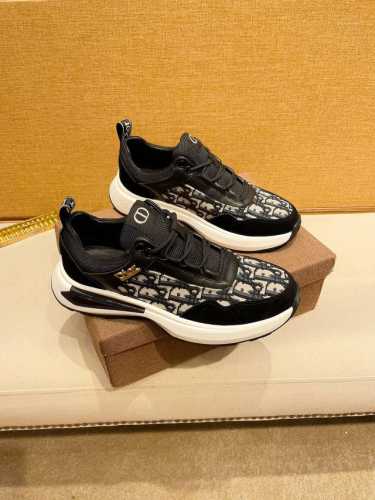 调工厂p价 男装男鞋 运动原单 Dior 迪奥新款休闲鞋 时尚百搭 版型简洁大气 面料采用进口牛皮 真皮内里 原版耐磨橡胶大底 独家新款 实物拍摄 多色色可选