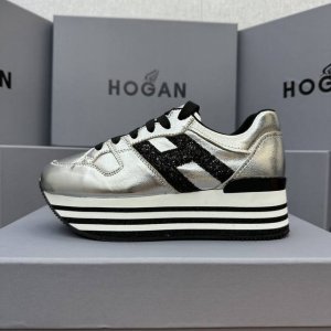 hogan 度假系列新款顶级版现货发售 松糕厚底顶级版 都市新潮休闲风 各明星 博主推荐 时尚百搭风格百变！原版楦型 原版大底一比一为你打造 值得推荐！ 鞋面采