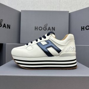 hogan 度假系列新款顶级版现货发售 松糕厚底顶级版 都市新潮休闲风 各明星 博主推荐 时尚百搭风格百变！原版楦型 原版大底一比一为你打造 值得推荐！ 鞋面采