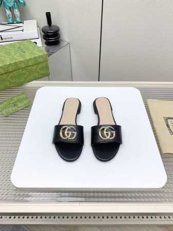 出厂 高版本 新款Gucc*25ss早春平底粗跟拖鞋系列～小香家新款最好看的拖鞋 闭眼冲~圆尖头设计完全不挑脚型 点缀钻扣logo鞋面：进口小羊皮内里：进口羊皮 - 点击图像关闭