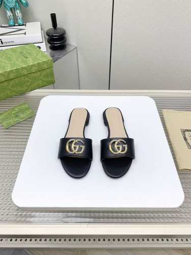 出厂 高版本 新款Gucc*25ss早春平底粗跟拖鞋系列～小香家新款最好看的拖鞋 闭眼冲~圆尖头设计完全不挑脚型 点缀钻扣logo鞋面：进口小羊皮内里：进口羊皮