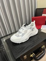 出厂价Pp： 潮牌华伦天努，休闲鞋 Size:38-44 45可以订做 新款 专柜同步新品 ！最高版本高品质专柜1:1，鞋面意大利进口牛皮高档羊皮内里 原版大底