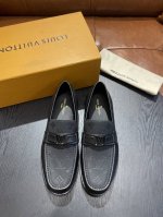 l家 Size:39-44 38.45定做 原单Lv官网男士休闲皮鞋，顶级原单复刻，采用进口开边珠小牛皮／经典老花，极强质感，小牛皮透气内里，原版大底，防滑耐磨