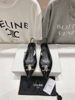 高版本出厂 Celine 赛琳25Ss 早春最美黑银尖头平底鞋小凉鞋～ 思琳标志性的五金扣高级优雅 上脚显瘦得来超有气质～百搭日常着用都是一绝的单品！小平跟轻松
