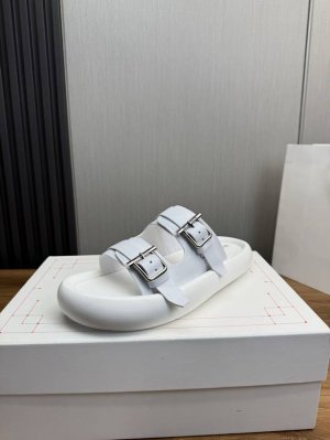 工厂p价 麦昆.爆款男拖鞋热卖 原版进口材质原厂大底！ Size：38-45 45不退换