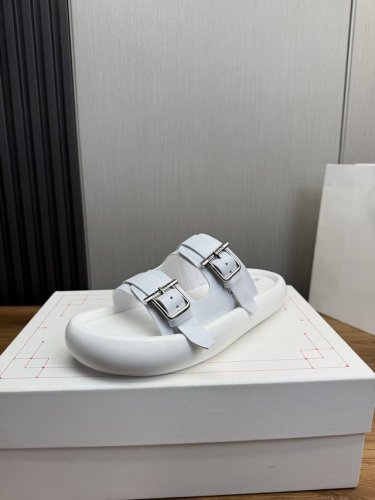 工厂p价 麦昆.爆款男拖鞋热卖 原版进口材质原厂大底！ Size：38-45 45不退换