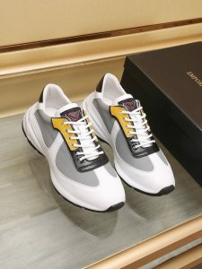 调工厂价 男装男鞋 运动原单 Armani 新款男士时尚休闲鞋原单品质，高端精品细节精致考究，鞋面采用原版高端皮革透气布料内里耐磨防滑内增高大底，穿着舒适工艺精